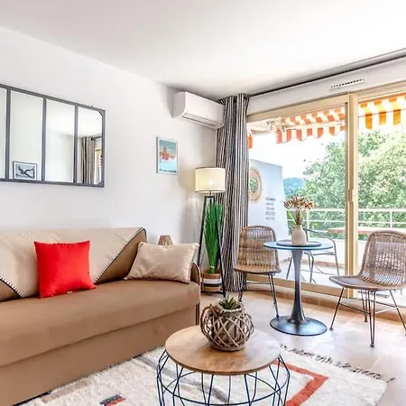 L'amoureux L Terrace & Parking L Shellter *